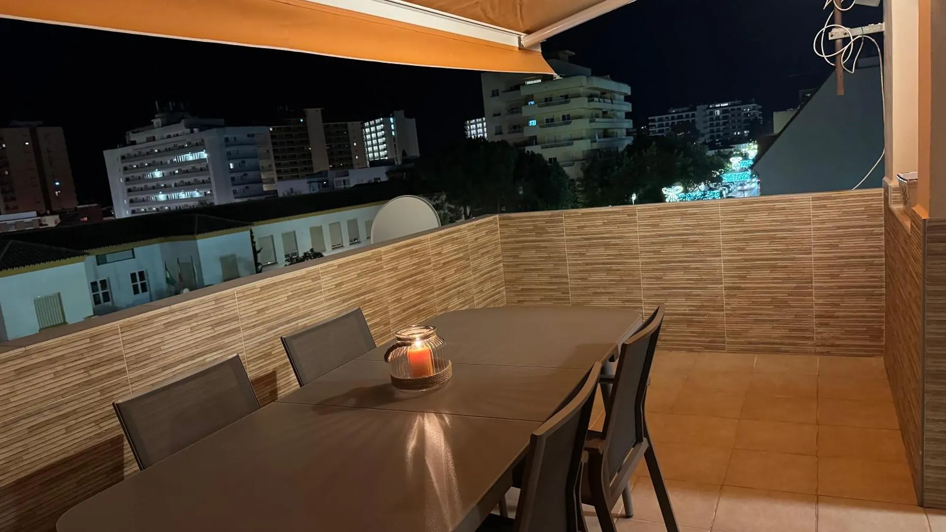 Penthouse Met Groot Terras Centrum Fuengirola Apartment